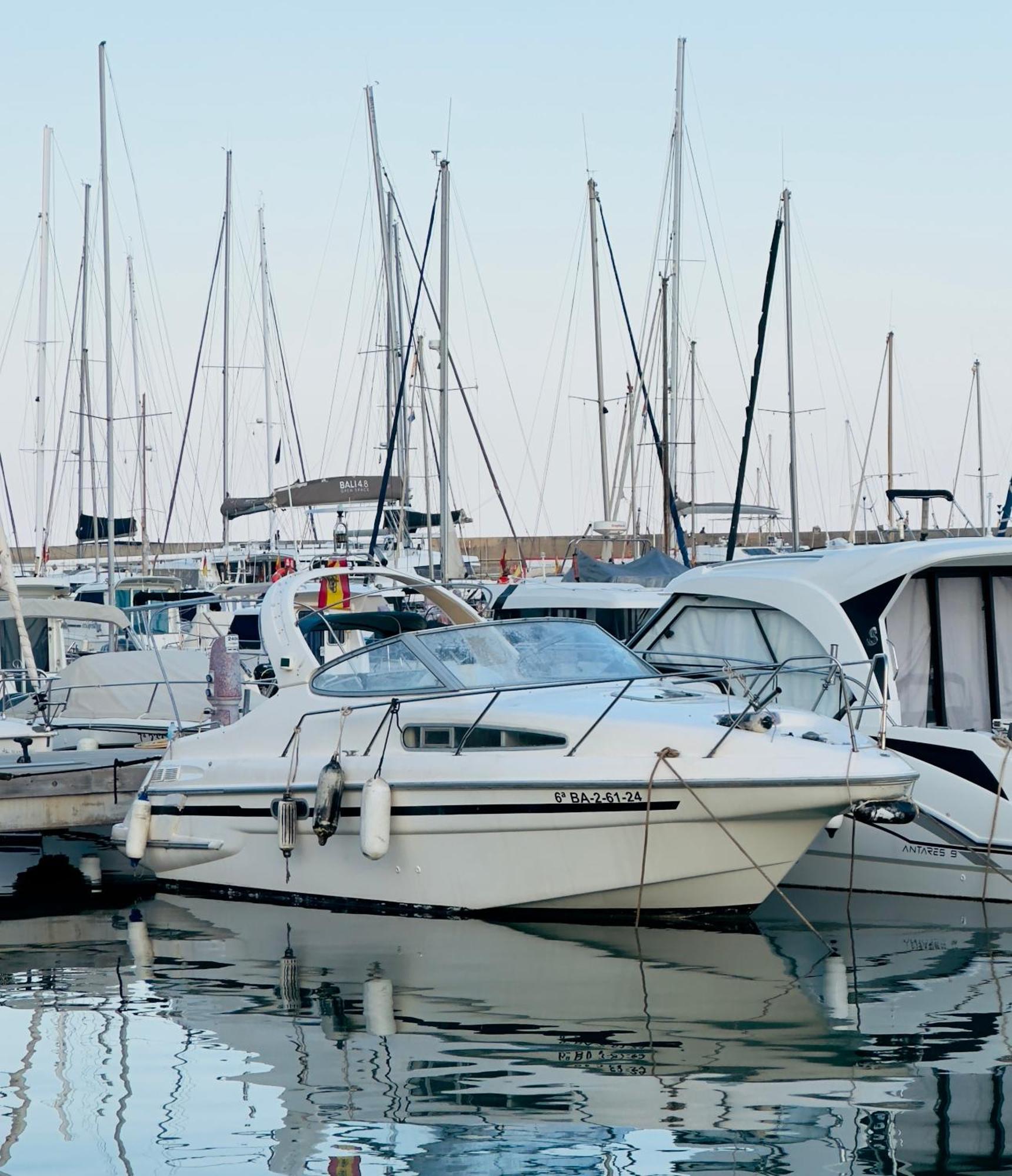 Boat In For Sleeping And Sailing * Barcellona
